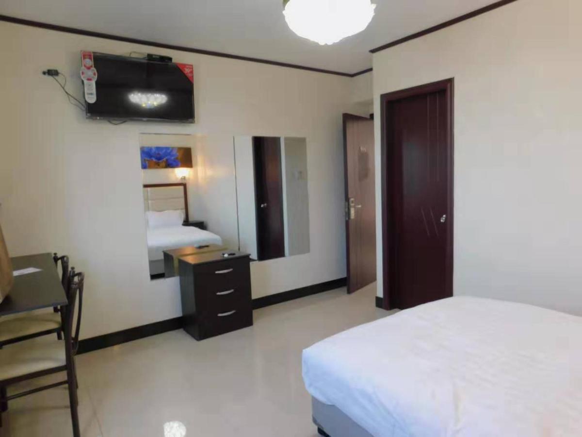 Sunshine Hotel 2*